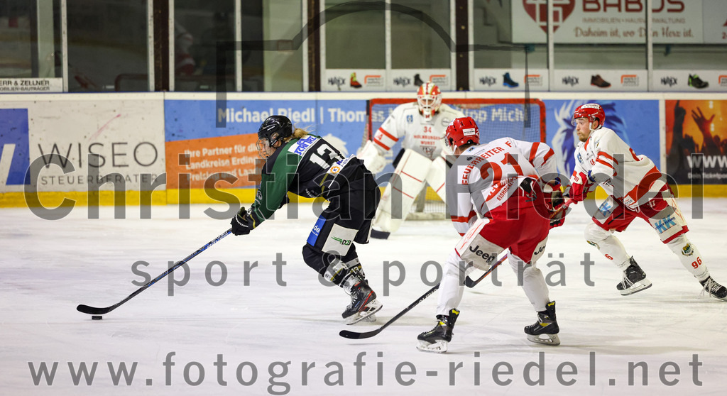 2023-03-19_026_TSV_Erding_gegen_TEV_Miesbach | Erding, Deutschland, 19.03.2023:
Eishockey, Bayernliga Playoffs 2022 / 2023, Halbfinale, TSV Erding gegen TEV Miesbach, Endergebnis: 

Michael Franz (Erding Gladiators, #13), Felix Feuerreiter (TEV Miesbach, #21), Andreas Nowak (TEV Miesbach, #96)

Foto: Christian Riedel / fotografie-riedel.net