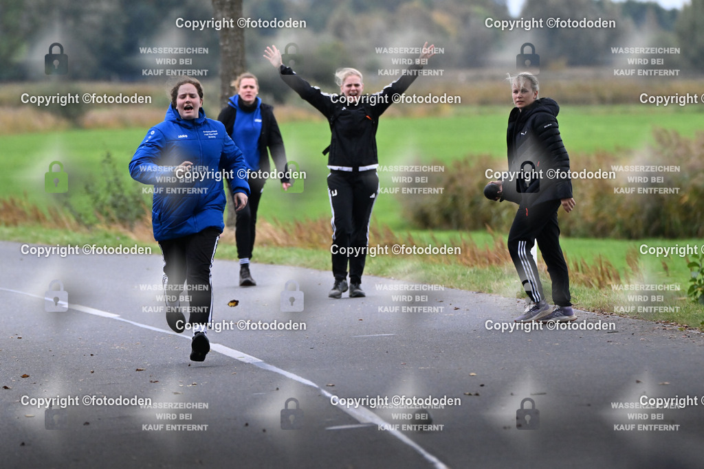 DSC_0036 | Hannah Janßen / Blomberg (mitte) mit Nina Juilfs (links) hinten Carina König und Elena Gerdes / Utarp-Schweindorf (rechts)
