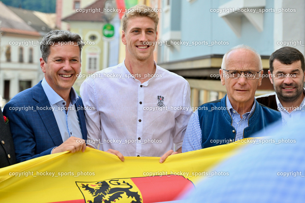 Empfang Heiko Gigler in Gmünd | Kärntner Landesrat Daniel Fellner, Vizebürgermeister Trebesing Neuschitzer Hans, Bürgermeister Krems KTN. Gottfried Kogler, Empfang Heiko Gigler in Gmünd, Empfang Heiko Gigler in Gmünd am 14.08.2024 in Gmünd (Hauptplatz Gmünd), Austria, (Photo by Bernd Stefan)