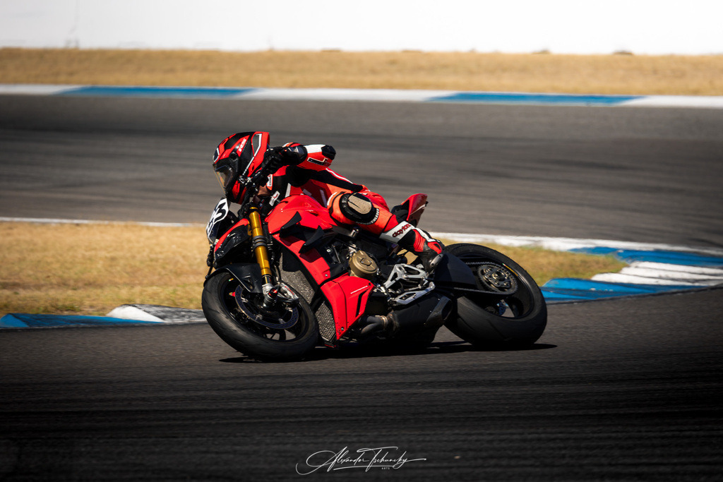 Ducati Trackday Hockenheimring 2026 | Entdecken Sie die faszinierende Welt von Alexander Tschuncky Arts: Kreative Fotografie, atemberaubende Automobilkunst und hochwertiger Bilderdruck. Lassen Sie sich inspirieren! - Realisiert mit Pictrs.com