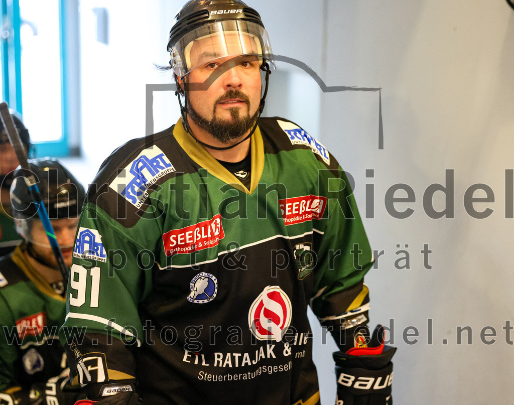 2022-09-25_006_TSV_Erding_gegen_EHC_Klostersee | Erding, Deutschland, 25.09.2022:
Eishockey, Bayernliga 2022 / 2023, Testspiel, TSV Erding gegen EHC Klostersee, Endergebnis: 8:2

Foto: Christian Riedel / fotografie-riedel.net