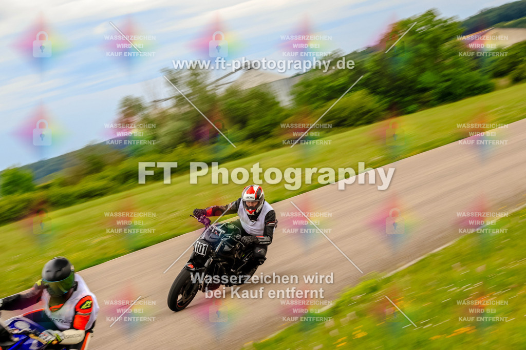 MotoTeam-3322 | Hier findet Ihr Bilder von Touristenfahrten auf der Nürburgring Nordschleife oder von anderen Veranstaltungen die ich besucht habe. Viel Spass beim Durch Schauen 