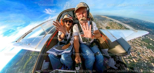 Hagen230990006DimonaHagen-6 | Luftbild, Motorsegler Hoffmann Dimona H36 fotografiert mit einer 360Gradkamera Insta360 mit Zeitungsredakteurin der Westfalenpostredaktion Hagen und Pilot Hans Blossey über Hagen unterwegs, Erdkugel, Fisheye Aufnahme, Fischaugen Aufnahme, 360 Grad Aufnahme, tiny world, Mittelstadt, Hagen, Ruhrgebiet, Nordrhein-Westfalen, Deutschland