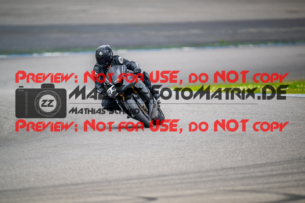 MaZZes_FotoMatrix_240701_6007705_8089 | GELB