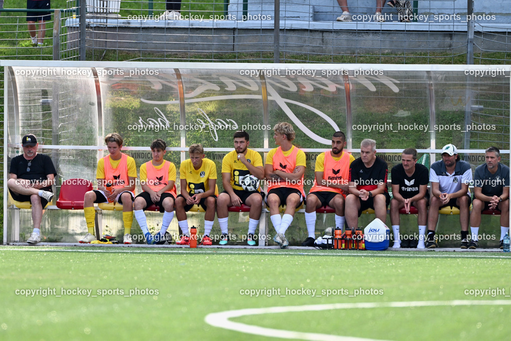 SV Spittal vs. UNION Matrei | Spielerbank SV Spittal, Sportlicher Leiter SV Spittal Wolfgang Oswald, Zeugwart SV Spittal Remo Wiedergut, Headcoach SV Spittal Christian Rauter, SV Spittal vs. UNION Matrei, SV Spittal vs. UNION Matrei am 17.08.2025 in Spittal an der Drau (Goldeck Stadion), Austria, (Photo by Bernd Stefan)