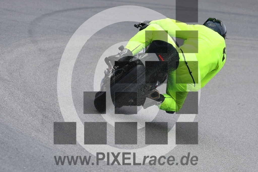 0167-20240803_05574 | Schöne Erinnerungen an spannende Momente - das festzuhalten ist unser Job. PIXELrace.de ist seit 2003 auf den Rennstrecken Europas unterwegs um die Action draußen beim Fahren und die wunderbare Stimmung imm Fahrerlager für euch einzufangen.