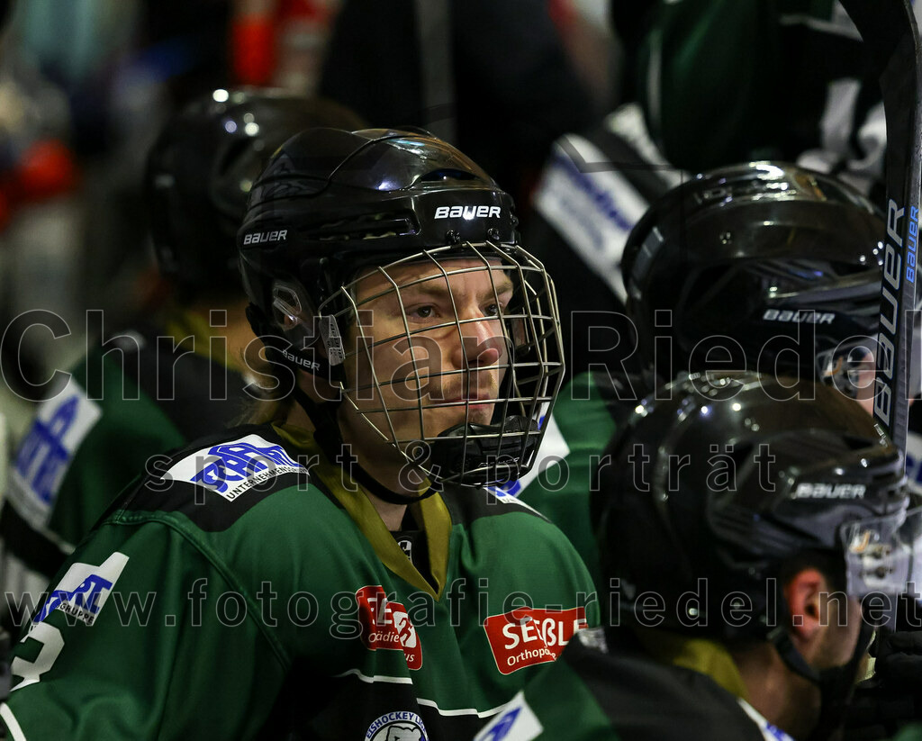 2023-01-13_024_TSV_Erding_gegen_VfE_Ulm-Neu-Ulm | Erding, Deutschland, 13.01.2023:
Eishockey, Bayernliga 2022 / 2023, 27. Spieltag, TSV Erding gegen VfE Ulm/Neu-Ulm, Endergebnis: 6:1

Michael Franz (Erding Gladiators, #13)

Foto: Christian Riedel / fotografie-riedel.net