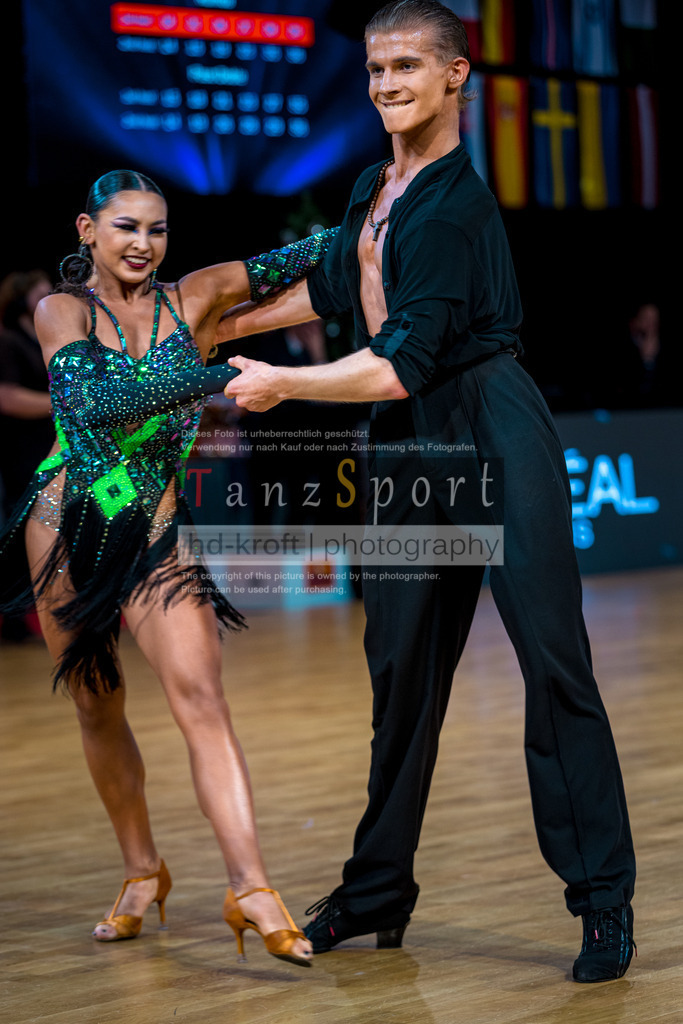 20251213_Baltic-GP_1898-2 | Tanzsportbilder, Standardtanz, Lateintanz, WDSF, DTV, LTVB, dancecomp, goc, hessen tanzt, blaues band der spree, walzer, tango, wiener walzer, slowfox, quickstepp, samba, rumba, cha-cha-cha, paso doble. jive, hd-kroft photography, turniertanzsport