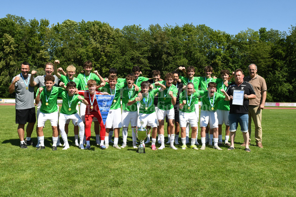 Bayernliga Meister SpVgg GW Deggendorf C-Junioren | Jubelbilder SpVgg GW Deggendorf C-Junioren U15 - Realisiert mit Pictrs.com