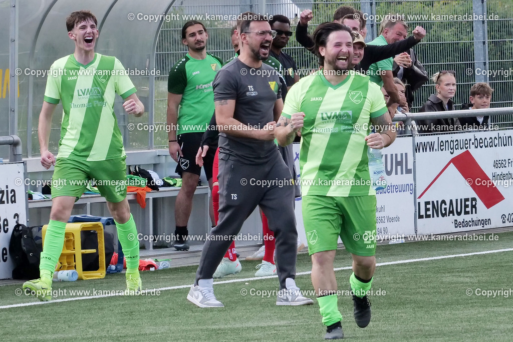 Fußball : Bezirksliga : SV 08/29 Friedrichsfeld - Borusia Veen am 10.05.2026 in Voerde Friedrichsfeld | Fußball : Bezirksliga : SV 08/29 Friedrichsfeld - Borusia Veen am 10.05.2026 in Voerde Friedrichsfeld - Realisiert mit Pictrs.com