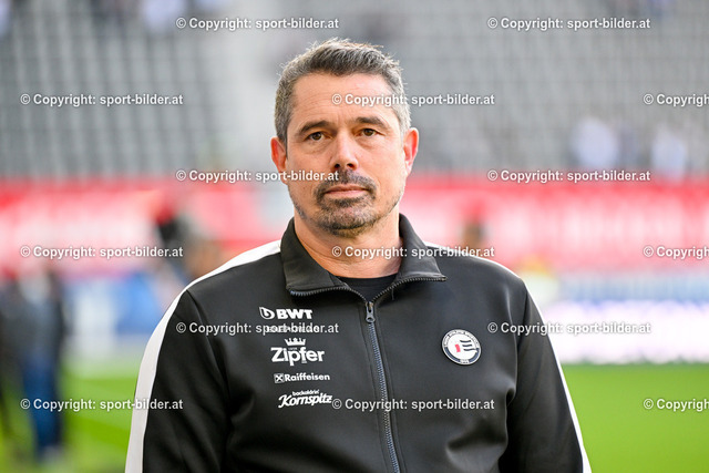 AUT, Admiral Bundesliga, LASK Linz vs FC Red Bull Salzburg | 12.04.2024, Raiffeisen Arena Linz, AUT, Admiral Bundesliga, LASK Linz vs FC Red Bull Salzburg, im Bild Thomas Darazs, Trainer Lask Linz (Lask)


// Admiral Bundesliga Match between LASK Linz and FC Red Bull Salzburg in Linz, Austria on 2024/04/12
