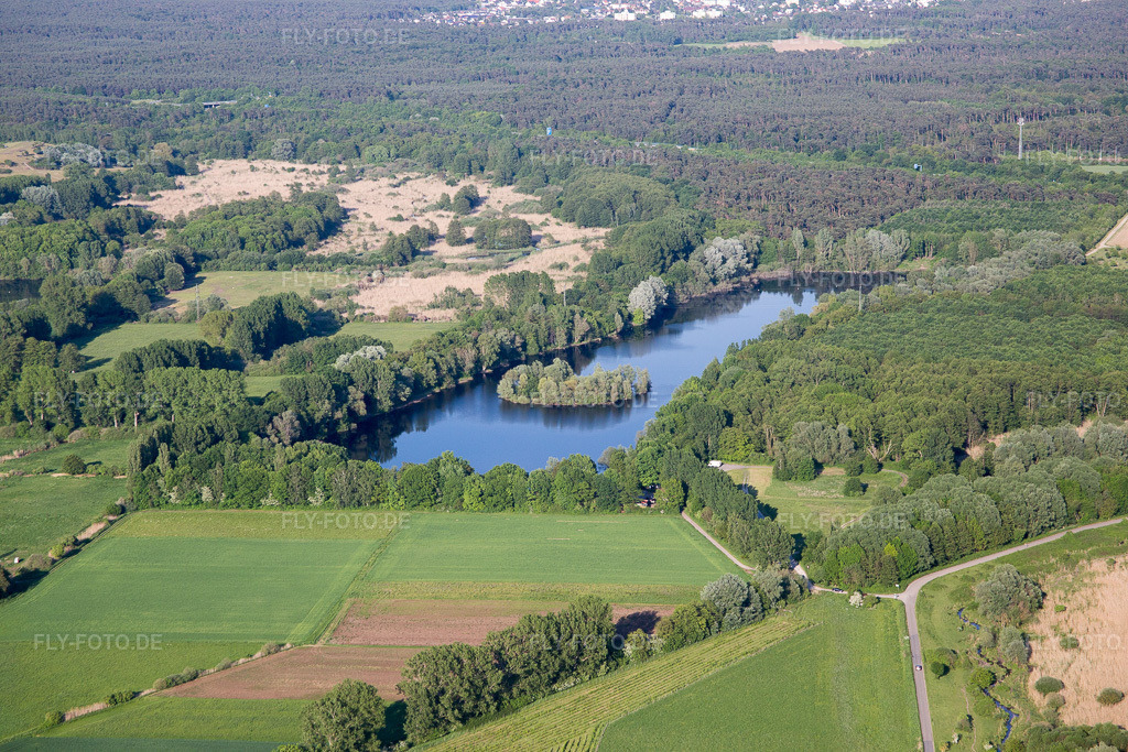 Luftbild: Erlensee in Bickenbach im Bundesland Hessen in Deutschland. Foto: IMG_088417.jpg vom 17.05.2016 durch Werner Riehm/FLY-FOTO.de