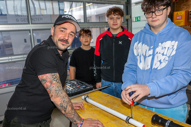 Rauter Installationen - Poly goes Backstage | Bildershop von pixelworld.at - Realisiert mit Pictrs.com