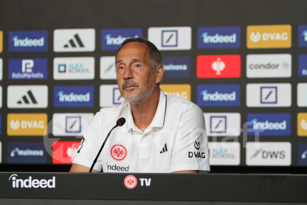 Adi Hütter * Trainer Eintracht Frankfurt kam zu spät zur PK | Online-Shop | monipfaff.de - Realisiert mit Pictrs.com