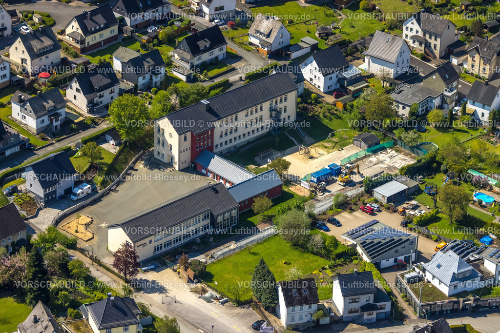 Bestwig230501133 | Luftbild, Andreas-Grundschule, Velmede, Bestwig, Sauerland, Nordrhein-Westfalen, Deutschland