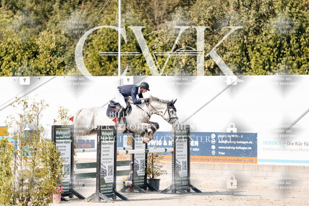 CK902304 | Turnierfotografie Pferdefotografie Trier Rheinland-Pfalz Pferdesport Reitsport Tierfotografie Sportfotografie Pferdevideo Pferdevideografie Equestrianvideography equestrianphotography  - Realisiert mit Pictrs.com