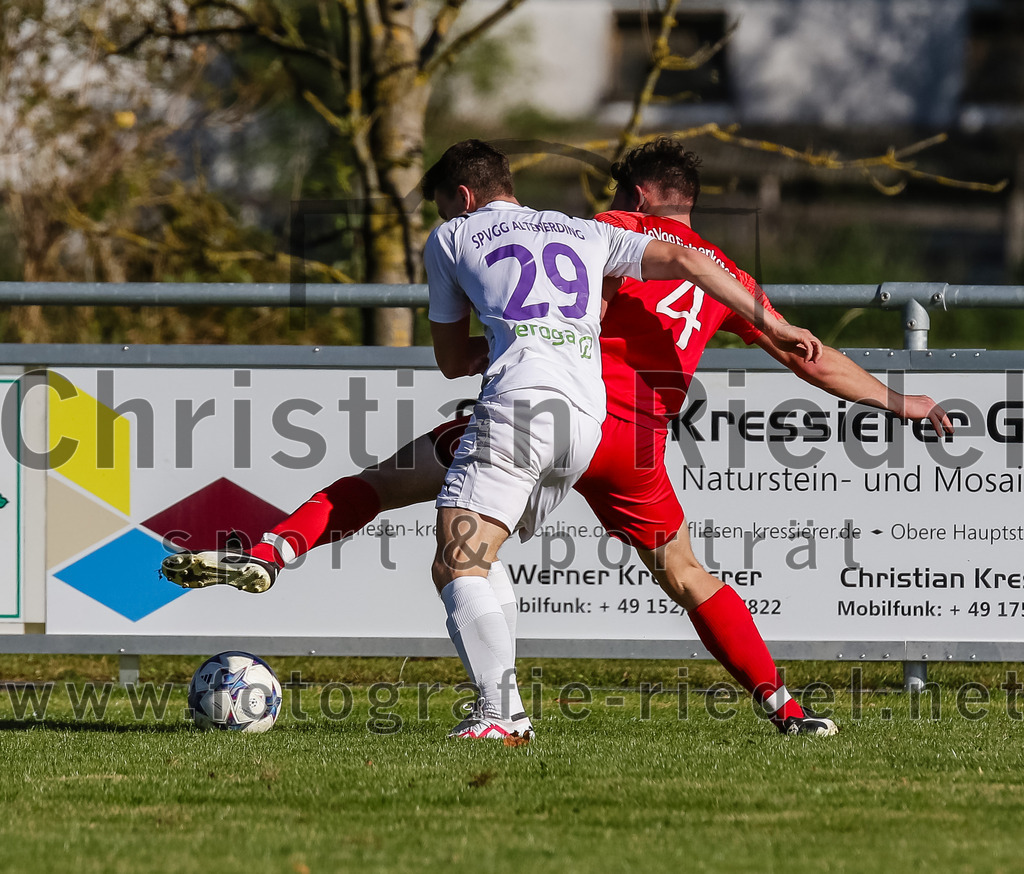 2023-10-22_065_SpVgg_Eichenkofen_gegen_SpVgg_Altenerding_II | Erding, Deutschland, 22.10.2023:
Fußball, A-Klasse 2023 / 2024, 12. Spieltag, SpVgg Eichenkofen gegen SpVgg Altenerding II, Endergebnis: 3:1

+a29+, Moritz Schmidbauer (SpVgg Eichenkofen, #4)

Foto: Christian Riedel / fotografie-riedel.net