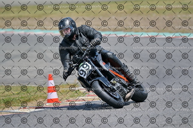 25bt04-1202 | markuskiefer.com - Realisiert mit Pictrs.com