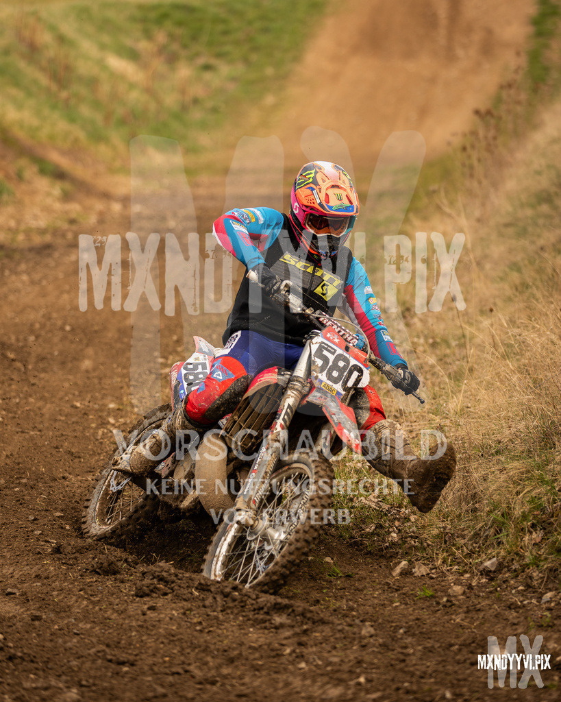 866A0570 | mxndyyvipix