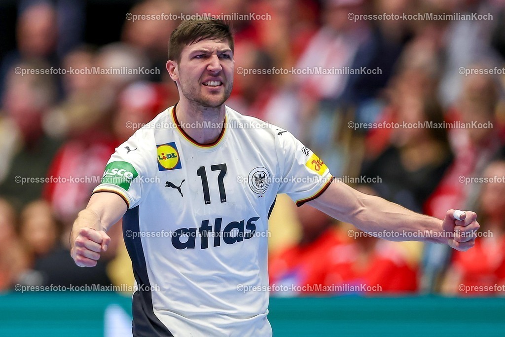 EHF22012601117 | 22.01.2026, Handball, Men's EHF EURO 2026, Deutschland - Portugal, Jyske Bank Boxen in Herning, Dänemark, Main Round:  Lukas Zerbe (Germany #17)  jubelnd