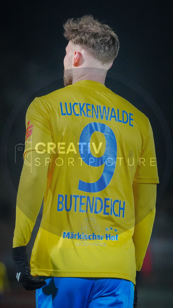 Fußball, Herren, Saison 2025/2026, Regionalliga Nordost, 20. Spieltag, FSV 63 Luckenwalde vs. 1.FC Magdeburg II, Mittwoch 04.03.2026, Werner-Seelenbinder-Stadion Luckenwalde, | Fußball, Herren, Saison 2025/2026, Regionalliga Nordost, 20. Spieltag, FSV 63 Luckenwalde vs. 1.FC Magdeburg II, Mittwoch 04.03.2026, Werner-Seelenbinder-Stadion Luckenwalde, Im Bild: Phil Butendeich (Luckenwalde) - Realisiert mit Pictrs.com