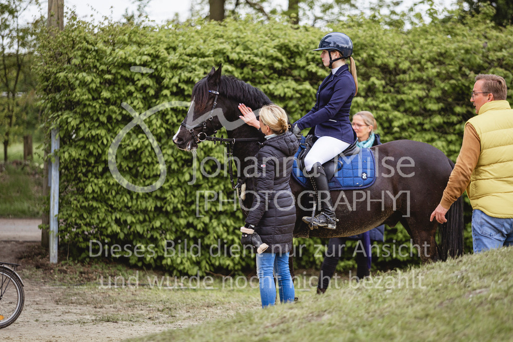 240426_Olfen-Vinnum_PonyTrophy-194 | Deine schönsten Turniermomente als professionelle Fotos! Entdecke hochwertige Pferdesport-Fotografie im Online-Shop. Jetzt Fotos finden & bestellen!