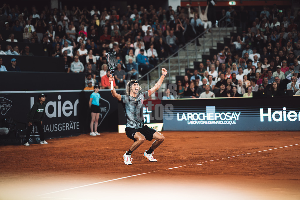 Tennis | Männer | ATP Tour 500 | European Open Hamburg | Arthur Fils (FRA) vs. Alexander Zverev (GER) | 29.07.2023 | Alexander Zverev (GER) jubelt denn er hat das Halbfinale gewonnen