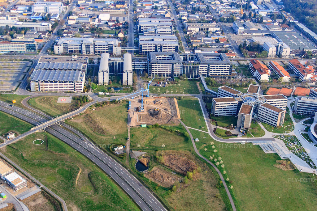 Luftbild: SAP Deutschland SE & Co. KG in Walldorf im Bundesland Baden-Württemberg in Deutschland. Foto: IMG_49463.jpg vom 06.04.2012 durch Werner Riehm/FLY-FOTO.deWWW.SAP.COM