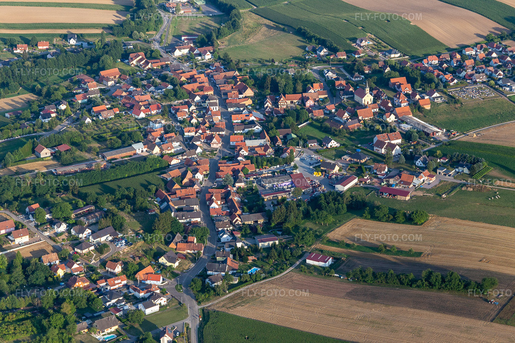 Aerial view: View of the town in Trimbach in the state Bas-Rhin, France.Photo: IMG_121013.jpg taken on 07/23/2020 by Werner Riehm/FLY-FOTO.comResolution of the original: 5472 x 3648 px