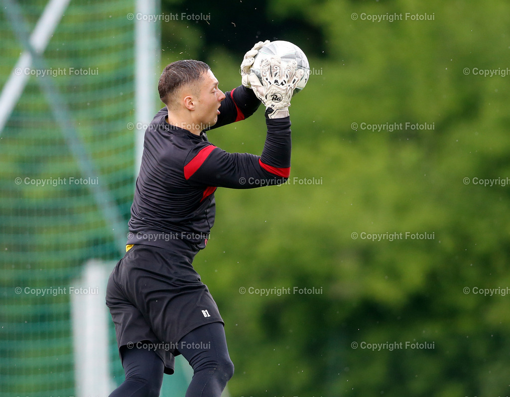A_LUI_03052025_0001 | SPORT FUSSBALL LL.OST ASKOE OEDT 1B-USV ST.ULRICH 03.05.2025IM BILD: ANTONIO PAVLIC (OEDT1B) UND (ST.ULRICH)FOTO:FOTOLUI