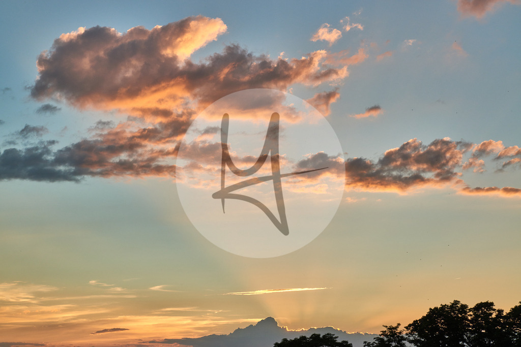 Sonnenuntergang am Standrand von Wolfenbüttel | Meurer Shop - Realisiert mit Pictrs.com