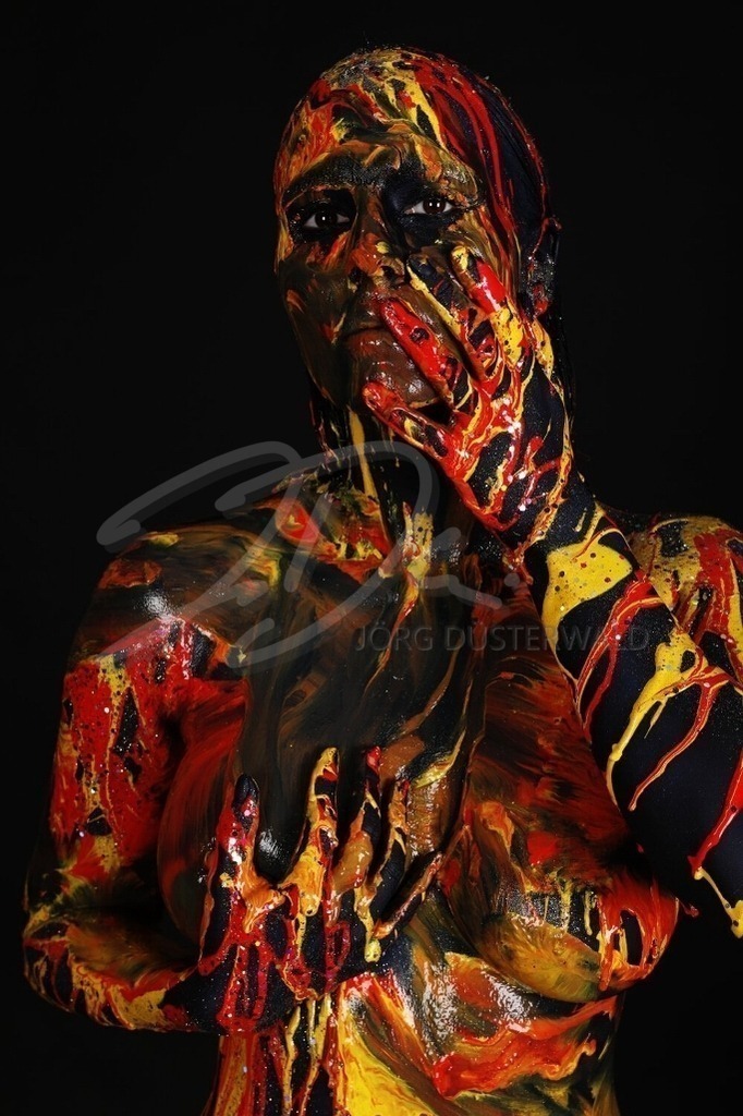 BodyArt-DARKBLUESPLASH_6734 | #029 | Modell: Sonia | Foto: Tschiponnique Skupin - Realisiert mit Pictrs.com