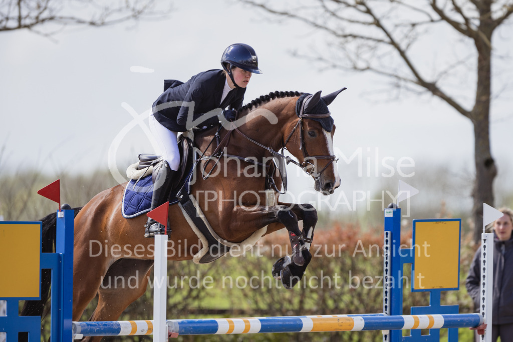 230425_Lemwerder_03SprPf-L-305 | Deine schönsten Turniermomente als professionelle Fotos! Entdecke hochwertige Pferdesport-Fotografie im Online-Shop. Jetzt Fotos finden & bestellen!