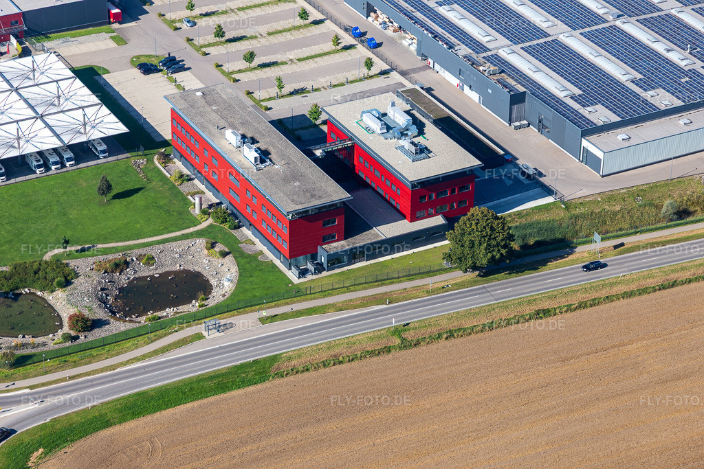 Luftbild: Fahrzeugbau- Werksgelände der Carthago Reisemobilbau GmbH im Ortsteil Unterrauhen in Aulendorf im Bundesland Baden-Württemberg in Deutschland. Foto: IMG_129067.jpg vom 04.09.2021 durch Werner Riehm/FLY-FOTO.de