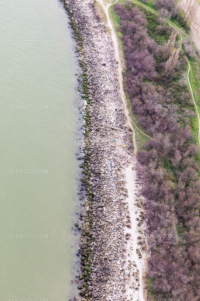 Aerial view: View of the town in Borgo Manara in the state Emilia Romagna, Italy.Photo: IMG_105930.jpg taken on 04/11/2018 by Werner Riehm/FLY-FOTO.comResolution of the original: 3648 x 5472 px