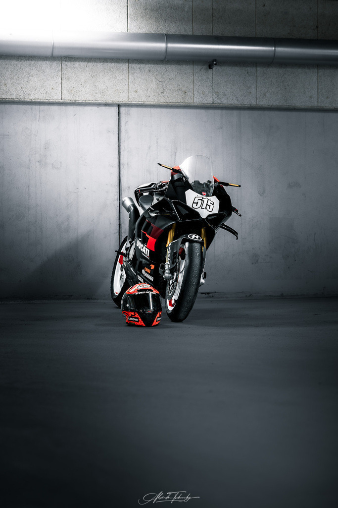 Ducati Panigale V4S | Entdecken Sie die faszinierende Welt von Alexander Tschuncky Arts: Kreative Fotografie, atemberaubende Automobilkunst und hochwertiger Bilderdruck. Lassen Sie sich inspirieren! - Realisiert mit Pictrs.com