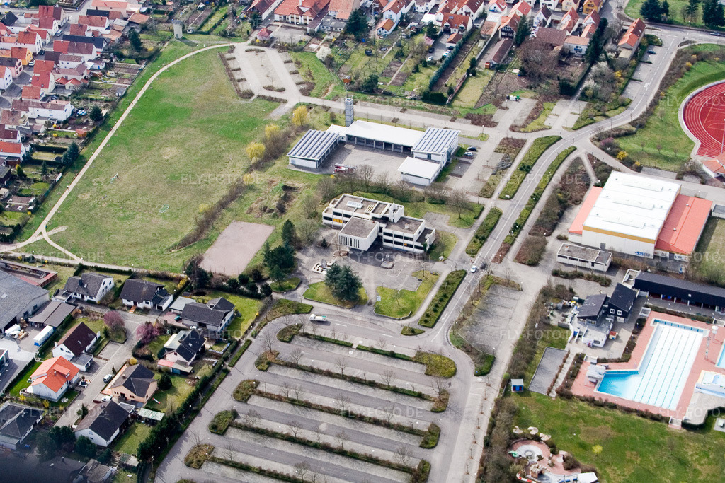 Luftbild: Verbandsgemeinde Rathaus in Offenbach an der Queich im Bundesland Rheinland-Pfalz in Deutschland. Foto: IMG_9740.jpg vom 15.03.2008 durch Werner Riehm/FLY-FOTO.de