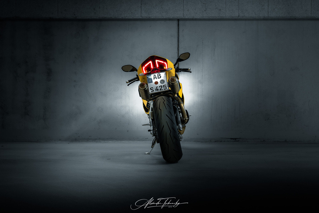Ducati Panigake V2S | Entdecken Sie die faszinierende Welt von Alexander Tschuncky Arts: Kreative Fotografie, atemberaubende Automobilkunst und hochwertiger Bilderdruck. Lassen Sie sich inspirieren! - Realisiert mit Pictrs.com