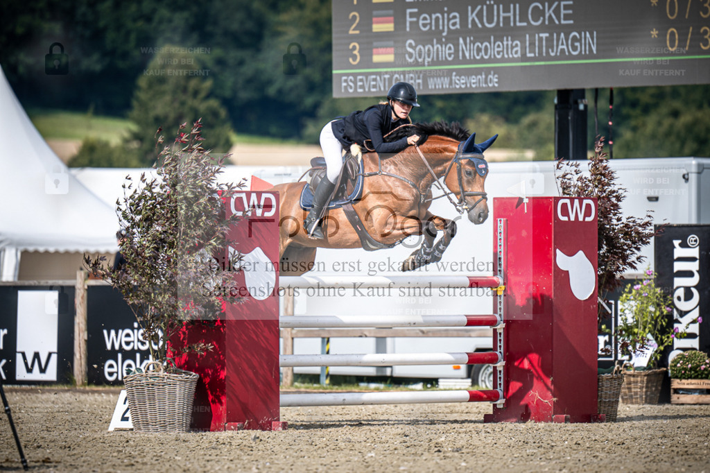 DOS_7999 | Entdecke hochwertige Reitturnierfotos von Foto Oger. Professionell, emotional und authentisch – jetzt Lieblingsmomente im Shop bestellen. - Realisiert mit Pictrs.com