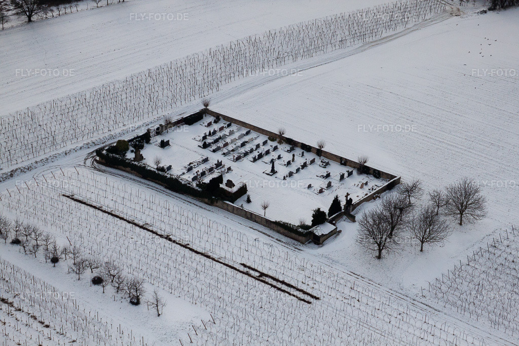 Luftbild: Friedhof im Schnee im Ortsteil Kleinsteinfeld in Niederotterbach im Bundesland Rheinland-Pfalz in Deutschland. Foto: IMG_23652.jpg vom 16.01.2010 durch Werner Riehm/FLY-FOTO.de
