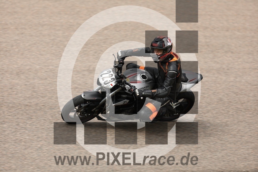 0223-20250828_10852 | Schöne Erinnerungen an spannende Momente - das festzuhalten ist unser Job. PIXELrace.de ist seit 2003 auf den Rennstrecken Europas unterwegs um die Action draußen beim Fahren und die wunderbare Stimmung imm Fahrerlager für euch einzufangen.