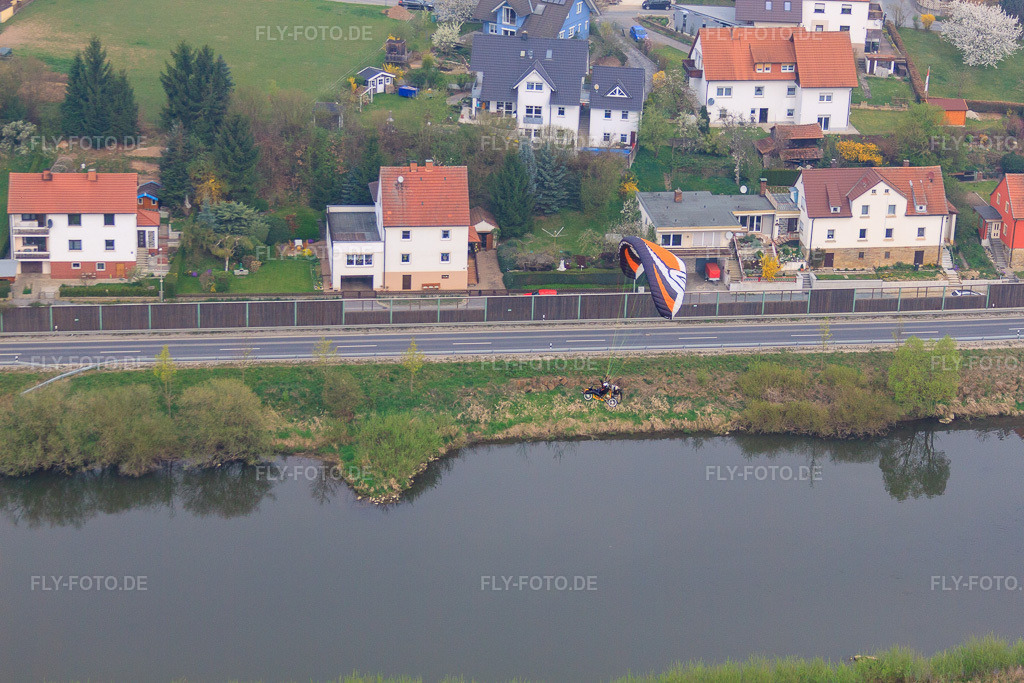 Luftbild: Schloß-Banz-Straße am Main im Ortsteil Kösten in Lichtenfels im Bundesland Bayern in Deutschland. Foto: IMG_64119.jpg vom 05.04.2014 durch Werner Riehm/FLY-FOTO.de