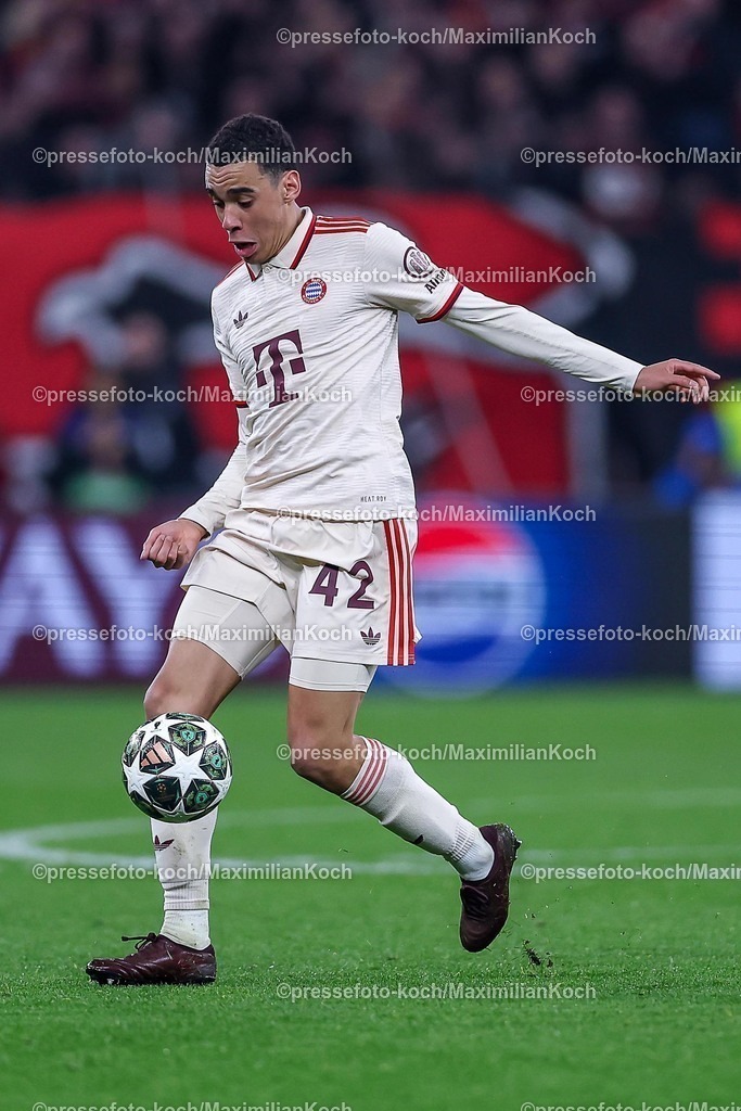 UCL11032502371 | 11.03.2025, Fußball, UEFA Champions League, Bayer 04 Leverkusen - FC Bayern München, Achtelfinale Rückspiel, BayArena, Saison 2024 2025: Jamal Musiala (FC Bayern #42)DFB regulations prohibit any use of photographs as image sequences and or quasi-video.