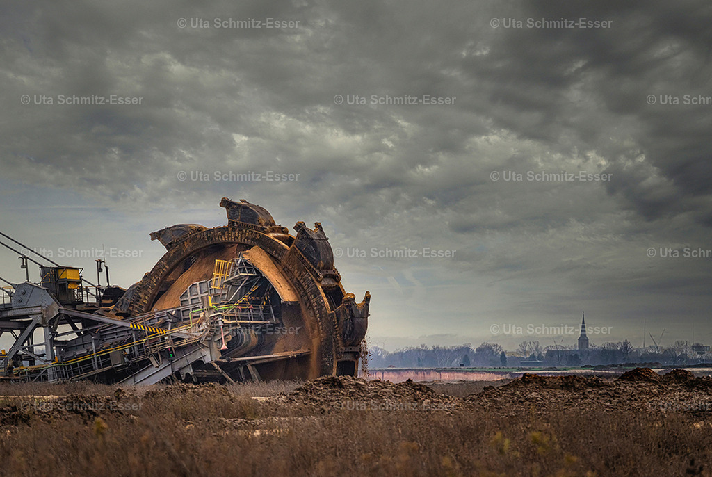 Braunkohlebagger-bei-Luetzerath-01 | CEUS Design - Realisiert mit Pictrs.com