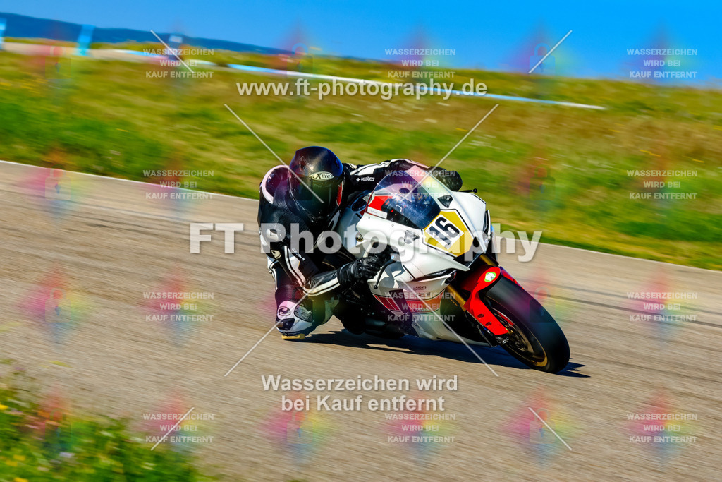 016-2203 | Hier findet Ihr Bilder von Touristenfahrten auf der Nürburgring Nordschleife oder von anderen Veranstaltungen die ich besucht habe. Viel Spass beim Durch Schauen 