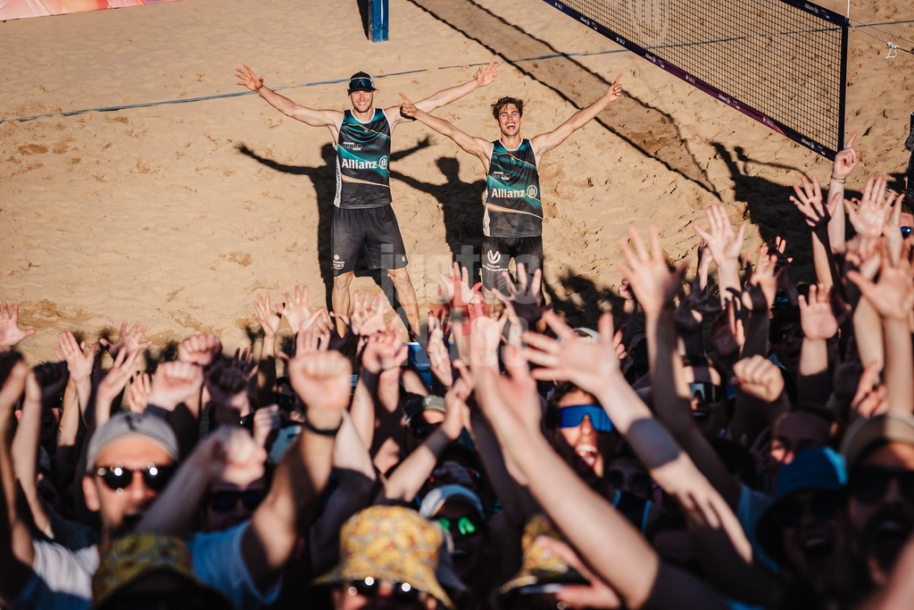 Beachvolleyball | Männer | Allianz German Beach Tour 2025 | Tourstop Düsseldorf | 11.05.2025 | Siegerfoto v.l. Paul Henning und Lui Wüst