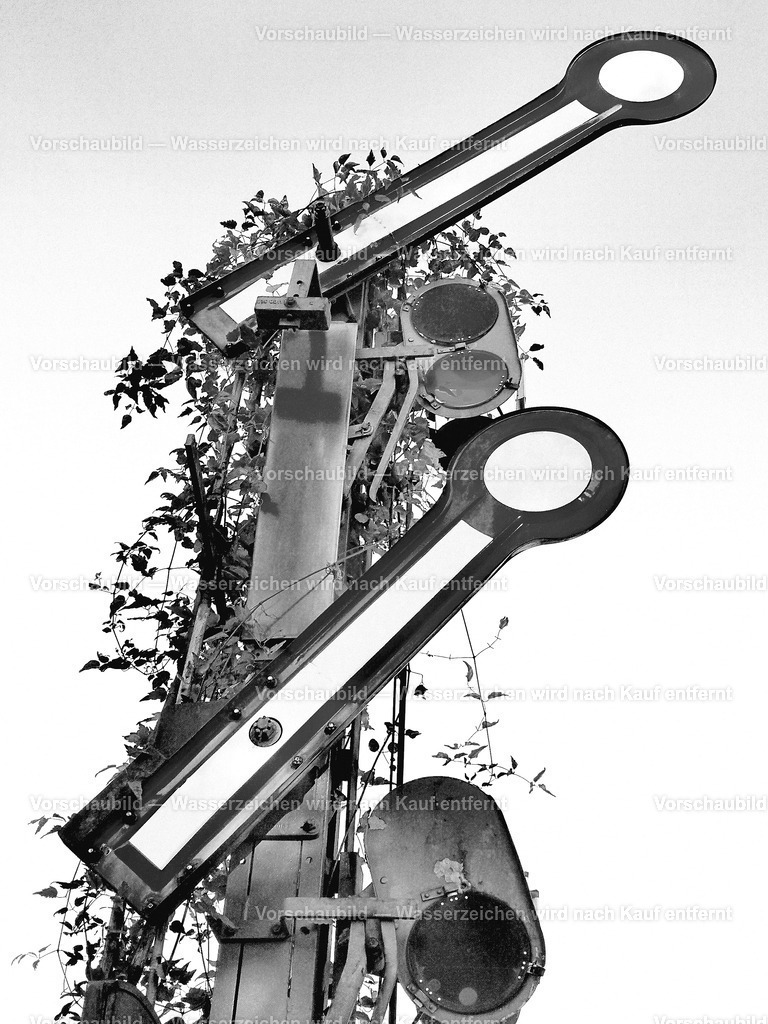 Signal freie Fahrt | online Fotogalerie mit schwarz-weiß Fotografien und Shop für zeitlose  Poster und Leinwände in stilvollem schwarz weiß  - Realisiert mit Pictrs.com