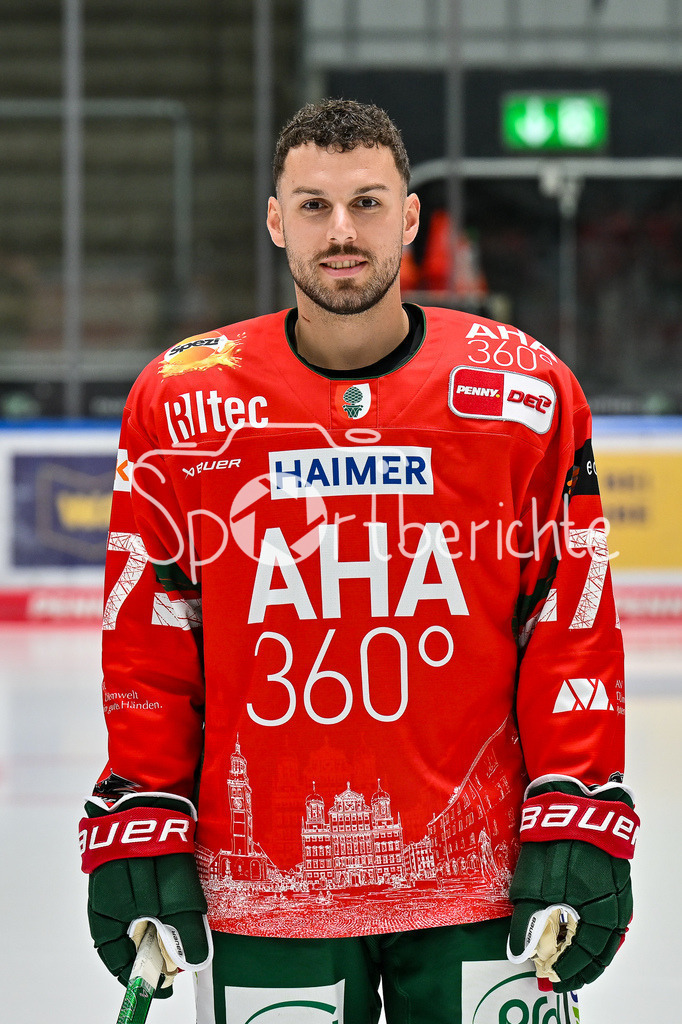 Augsburger Panther 2025/26 | im Bild Luca TOSTO (Augsburger Panther #77) / Einzelfoto / Freisteller / Media Day Augsburger Panther: Curt-Frenzel Stadion am 06.08.2025