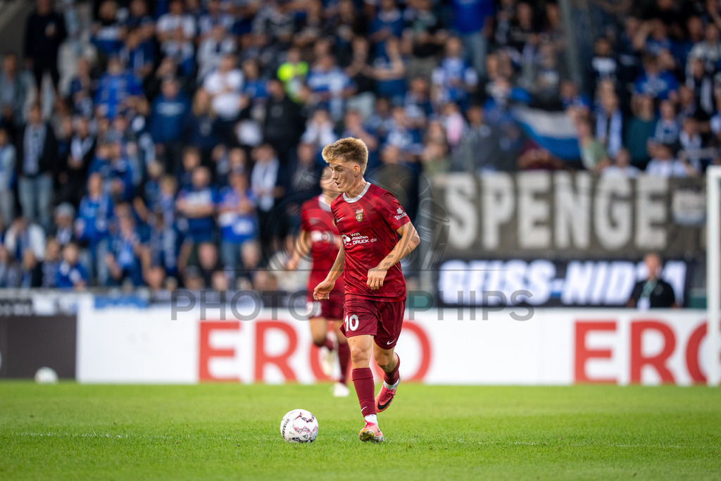 SG Sonnenhof Großaspach vs. Arminia Bielefeld, Fussball, DFB-Pokal, 1. Runde, 22.08.2026 | Lukas Stoppel (SG Sonnenhof Großaspach, #10),SG Sonnenhof Großaspach vs. Arminia Bielefeld, Fussball, DFB-Pokal, 1. Runde, 22.08.2026,DFB regulations prohibit any use of photographs as image sequences and/or quasi-video