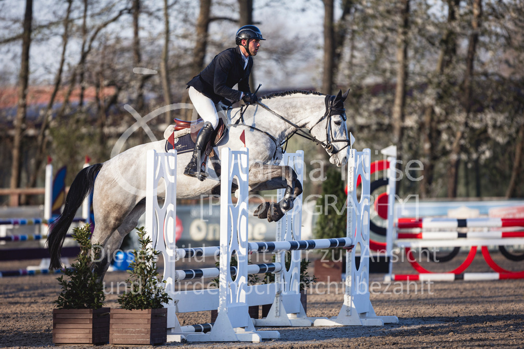 250408_Mühlen_SprPf-A1-124 | Deine schönsten Turniermomente als professionelle Fotos! Entdecke hochwertige Pferdesport-Fotografie im Online-Shop. Jetzt Fotos finden & bestellen!